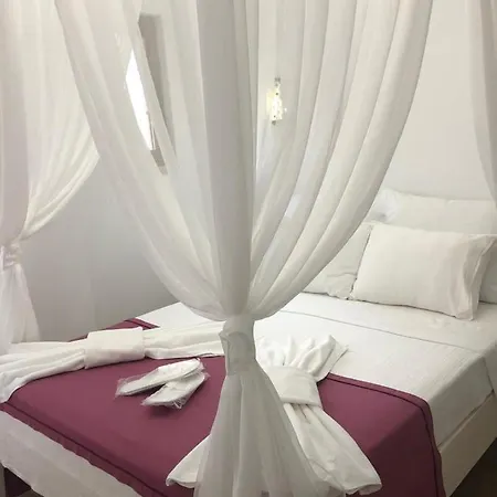 Bade Ayvalı
